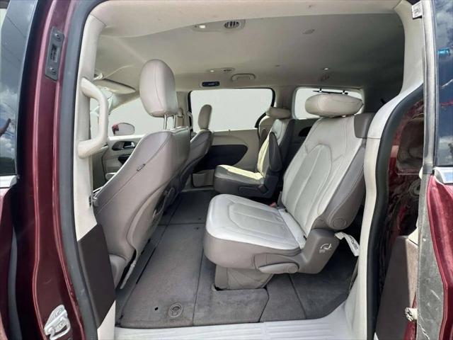 2017 Chrysler Pacifica Touring-L