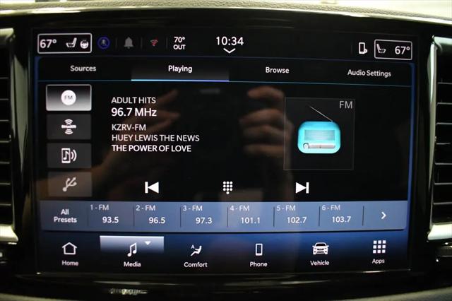 2025 Chrysler Pacifica Select