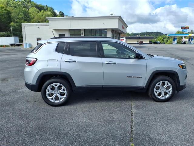 2024 Jeep Compass Latitude 4x4 2024 Jeep Compass Latitude 4x4
