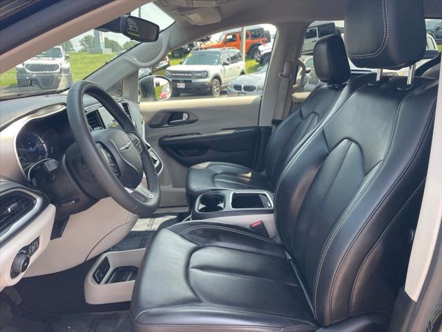 2023 Chrysler Pacifica Hybrid Touring L 2023 Chrysler Pacifica Hybrid Touring L