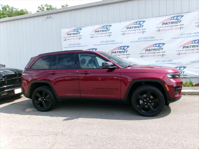 2023 Jeep Grand Cherokee Altitude 4x4 2023 Jeep Grand Cherokee Altitude 4x4