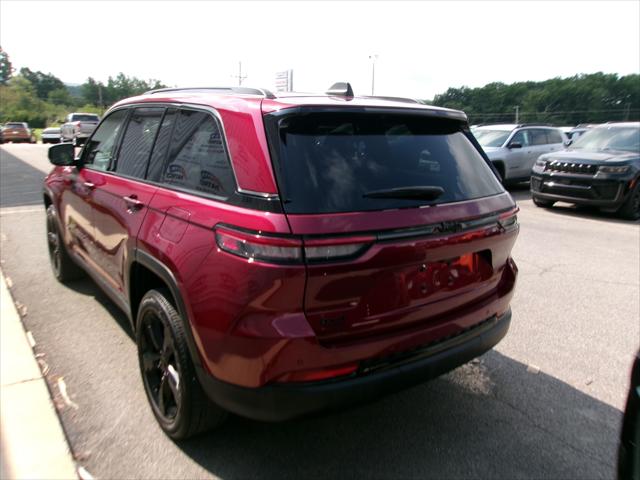 2023 Jeep Grand Cherokee Altitude 4x4 2023 Jeep Grand Cherokee Altitude 4x4