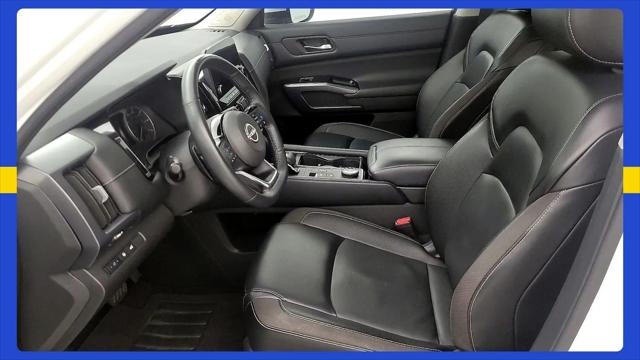 2023 Nissan Pathfinder SL 4WD