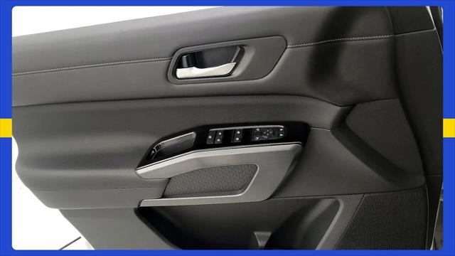 2023 Nissan Pathfinder SL 4WD