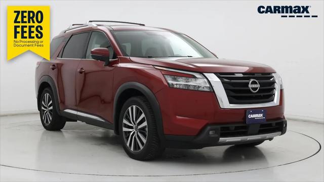 2022 Nissan Pathfinder Platinum 4WD for sale in Waukesha, WI