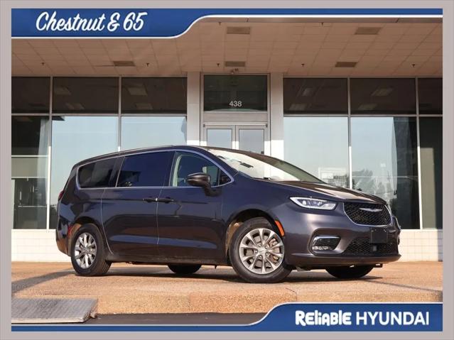 2023 Chrysler Pacifica Touring L AWD for sale in Springfield, MO