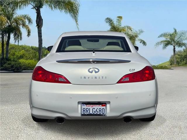 2011 INFINITI G37 G37