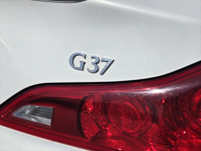 2011 INFINITI G37 G37