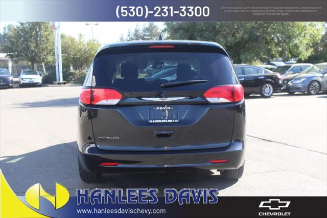 2023 Chrysler Voyager LX