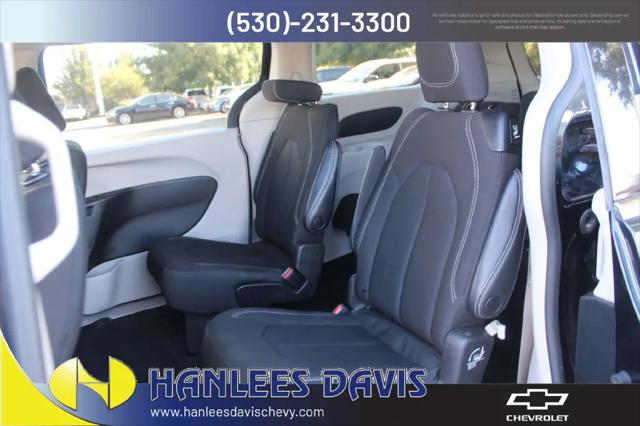 2023 Chrysler Voyager LX