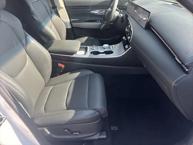 2027 Genesis GV70 2.5T Select