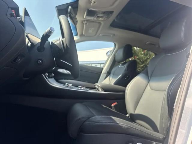 2027 Genesis GV70 2.5T Select