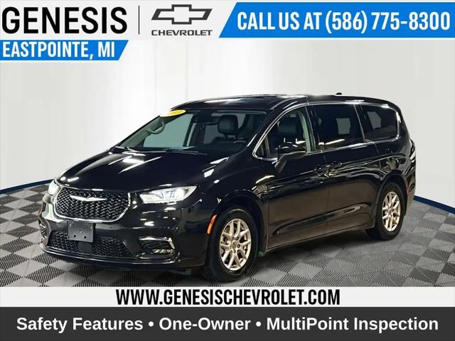 2023 Chrysler Pacifica Touring L for sale in Eastpointe, MI