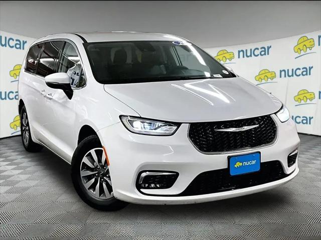 2023 Chrysler Pacifica Hybrid Touring L for sale in Norwood, MA