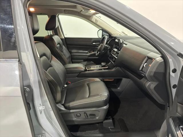2023 Nissan Pathfinder SL 4WD