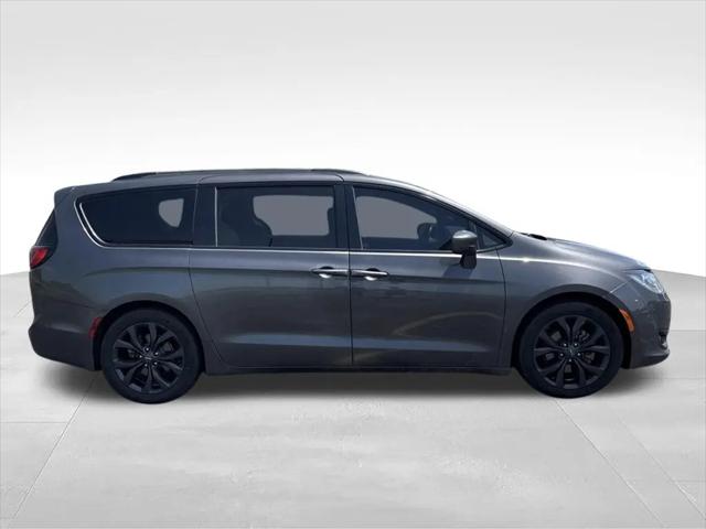 2020 Chrysler Pacifica Touring