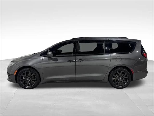 2020 Chrysler Pacifica Touring