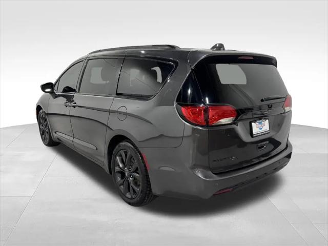 2020 Chrysler Pacifica Touring