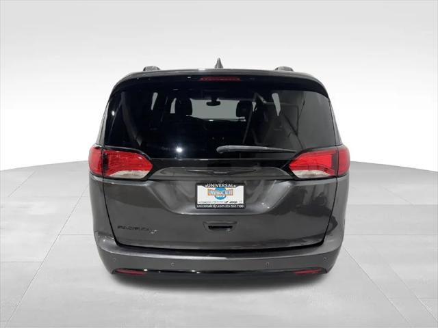 2020 Chrysler Pacifica Touring