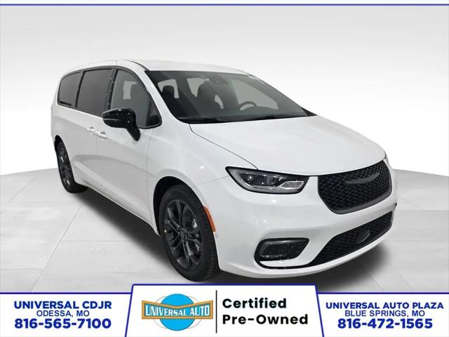 2026 Chrysler Pacifica Select for sale in Odessa, MO