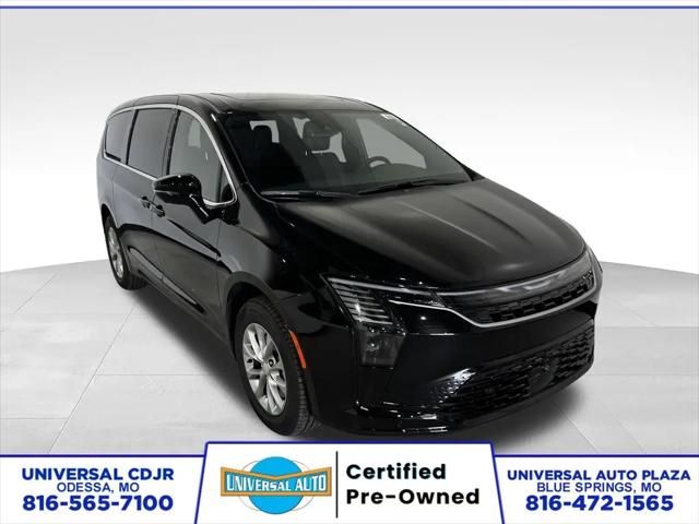 2027 Chrysler Pacifica Select for sale in Odessa, MO