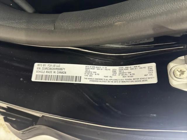 2027 Chrysler Pacifica Select