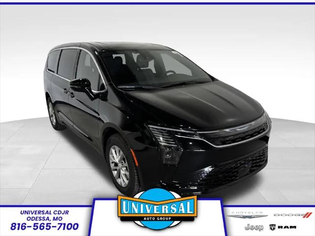 2027 Chrysler Pacifica Select AWD for sale in Odessa, MO