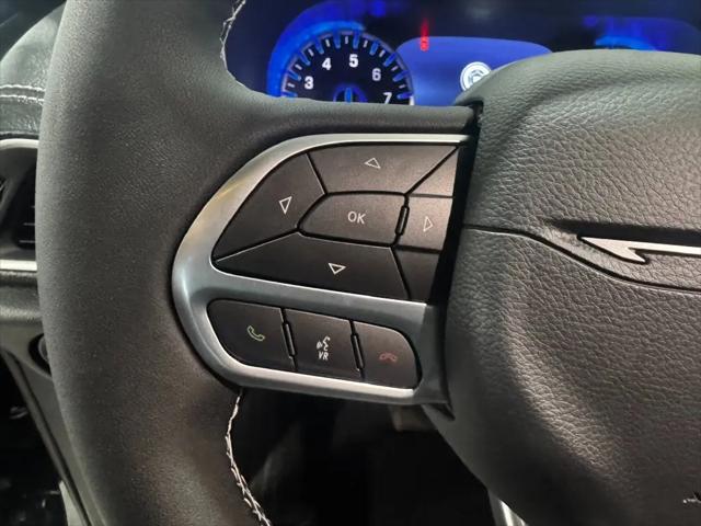 2027 Chrysler Pacifica Select AWD