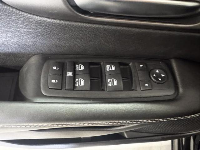 2027 Chrysler Pacifica Select AWD