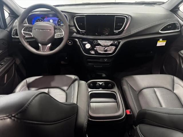 2027 Chrysler Pacifica Select AWD