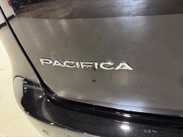 2027 Chrysler Pacifica Select AWD