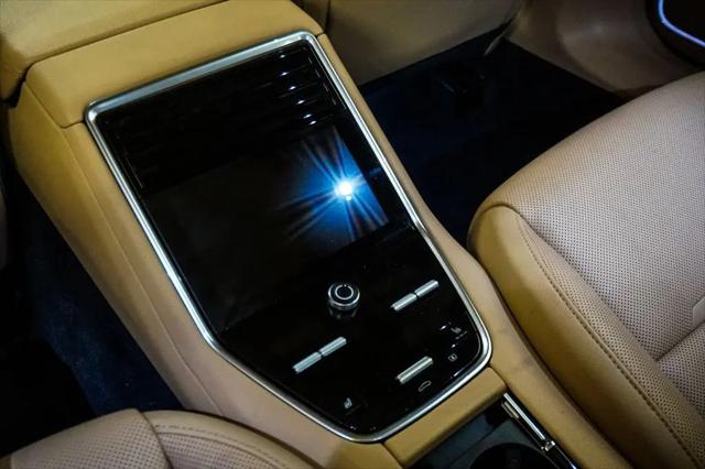 2023 Porsche Panamera 4 Platinum Edition
