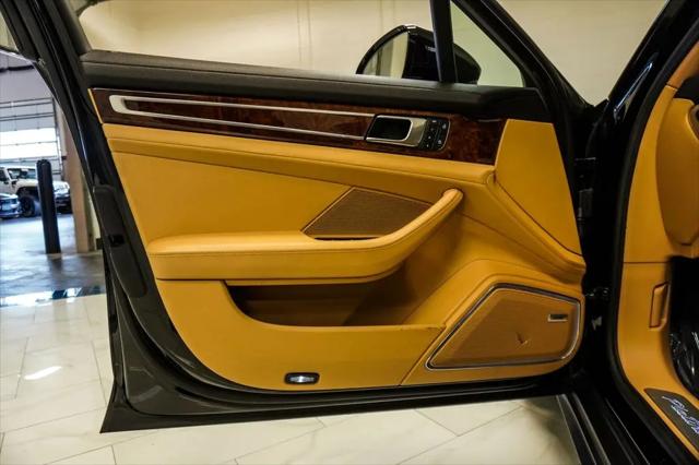 2023 Porsche Panamera 4 Platinum Edition