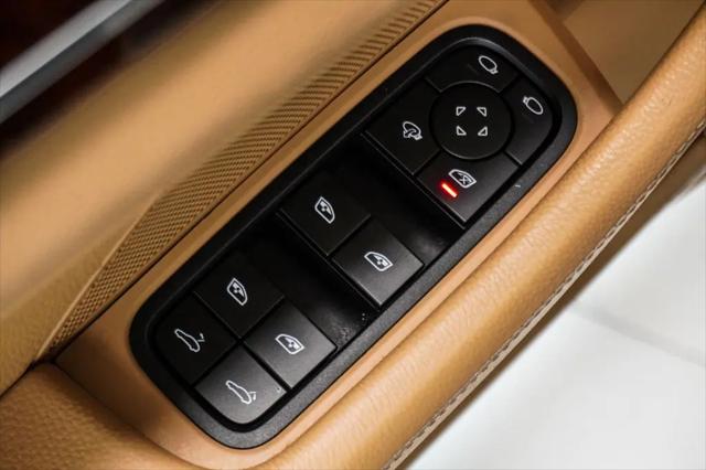 2023 Porsche Panamera 4 Platinum Edition