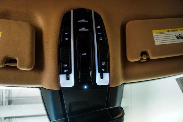 2023 Porsche Panamera 4 Platinum Edition