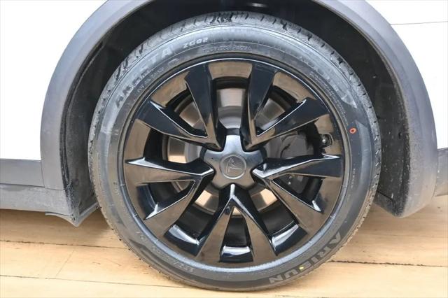 2023 Tesla Model X Standard Range