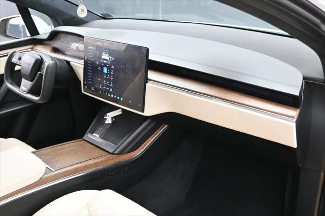 2023 Tesla Model X Standard Range