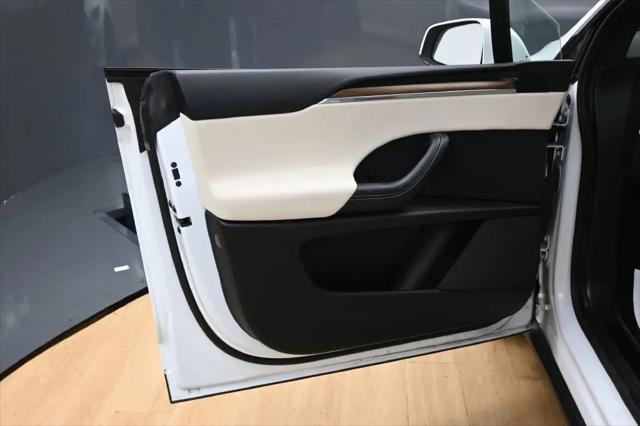 2023 Tesla Model X Standard Range