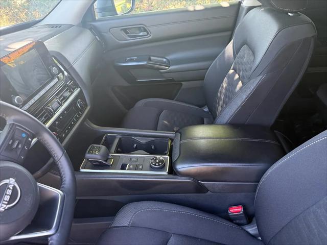 2024 Nissan Pathfinder SV 4WD