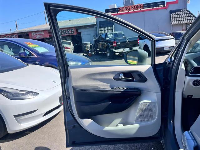2022 Chrysler Pacifica Touring L