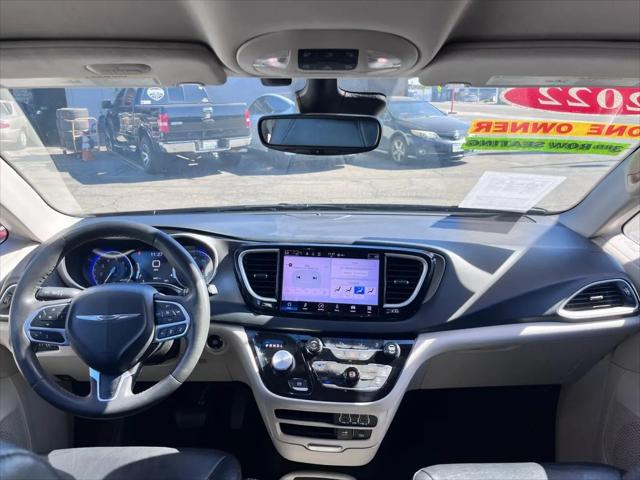 2022 Chrysler Pacifica Touring L