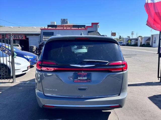 2022 Chrysler Pacifica Touring L