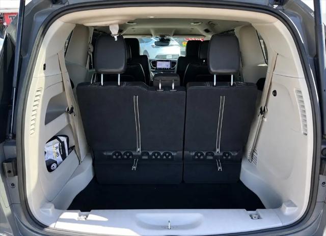2022 Chrysler Pacifica Touring L