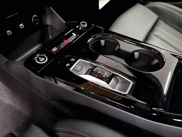 2027 Audi Q6 e-tron Premium quattro