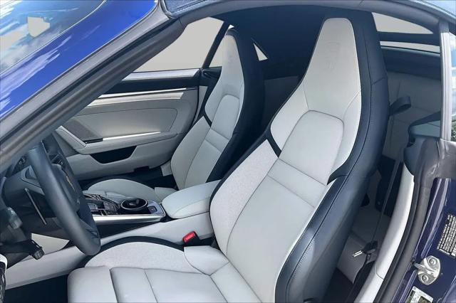 2025 Porsche 911 Carrera Cabriolet
