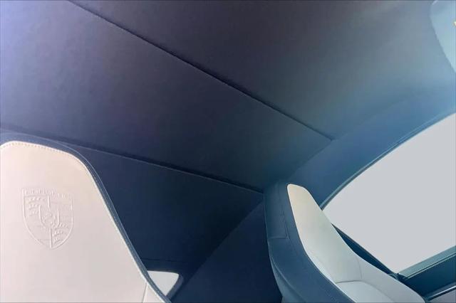 2025 Porsche 911 Carrera Cabriolet