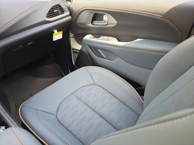 2027 Chrysler Pacifica Pinnacle