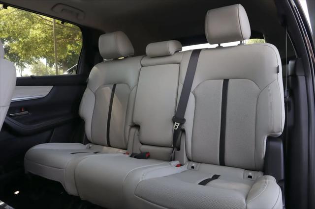2025 Mazda CX-70 Premium Package