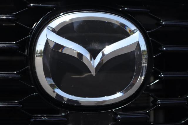 2025 Mazda CX-70 Premium Package