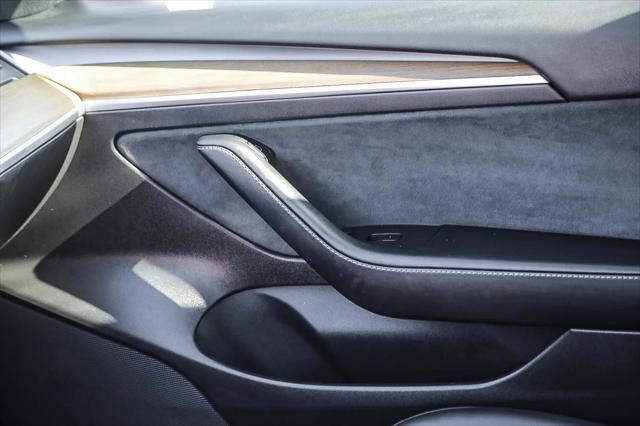 2021 Tesla Model 3 Standard Range Plus Rear-Wheel Drive